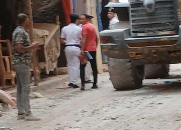 مصدر: عقار الجمرك المنهار في الإسكندرية صادر له قرار هدم والسكان تظلموا مصدر: عقار الجمرك المنهار في الإسكندرية صادر له قرار هدم والسكان تظلموا