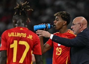 تحرك سري ورد حاسم .. تفاصيل أزمة يامال في إسبانيا تحرك سري ورد حاسم .. تفاصيل أزمة يامال في إسبانيا