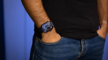 Samsung Galaxy S25 Ultra بنصف الثمن وخصم 250 دولارا على Apple Watch Series 10 Samsung Galaxy S25 Ultra بنصف الثمن وخصم 250 دولارا على Apple Watch Series 10