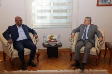 الفريق أسامة ربيع يبحث التعاون مع الموانئ البحرية السودانية في مجالات تطوير الموانئ والتدريب الفني الفريق أسامة ربيع يبحث التعاون مع الموانئ البحرية السودانية في مجالات تطوير الموانئ والتدريب الفني