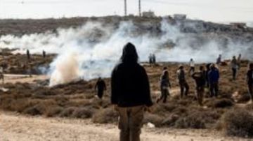 توتر يشتعل شمال الخليل مواجهات عنيفة في بيت أمر عقب عملية دهس وطعن قرب عصيون