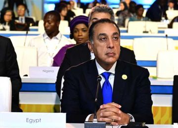 رئيس الوزراء يصل القاهرة بعد زيارته للدوحة