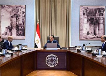 رئيس الوزراء يلتقي سكرتير عام المحكمة الدائمة للتحكيم