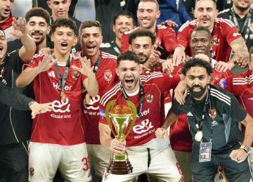 «عدم احترافية».. مدحت شلبي ينتقد تنظيم نهائي السوبر بين الأهلي والزمالك