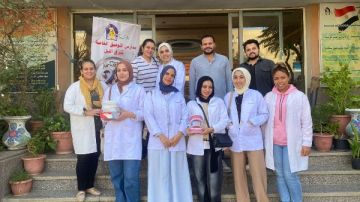 كلية طب أسنان بني سويف تنظم قافلة توعوية في إحدي المدارس