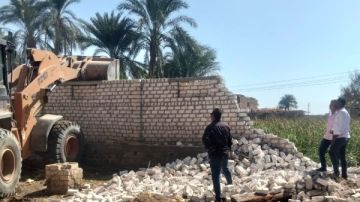 محافظ أسيوط: استرداد 39 فدانا و520 مترا خلال تنفيذ 17 قرار إزالة