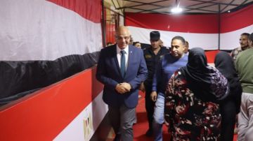 محافظ القليوبية يتابع سير العملية الانتخابية ويشيد بوعي المواطنين صور