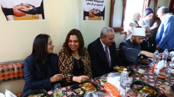 وزراء التضامن الاجتماعي والتنمية المحلية والأوقاف يتفقدون مطبخ المحروسة للإطعام بمدينة طنطا وزراء التضامن الاجتماعي والتنمية المحلية والأوقاف يتفقدون مطبخ المحروسة للإطعام بمدينة طنطا