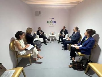 وزير الخارجية يلتقي مع نظيره البرتغالي على هامش أعمال القمة الأفريقية الأوروبية وزير الخارجية يلتقي مع نظيره البرتغالي على هامش أعمال القمة الأفريقية الأوروبية