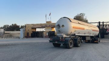 الهلال الأحمر يدفع بأكثر من 11 ألف طن مساعدات إلى غزة