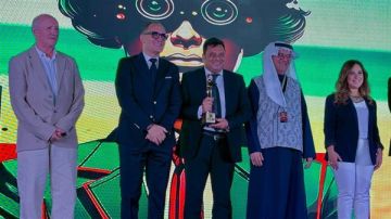 حلم توت ورمسيس يفوز بجائزة أفضل فيلم تجريبي من مهرجان Vs Film حلم توت ورمسيس يفوز بجائزة أفضل فيلم تجريبي من مهرجان Vs Film