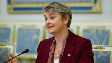 كوبر : بريطانيا ستعمل مع أوكرانيا وأمريكا والاتحاد الأوروبي من أجل السلام