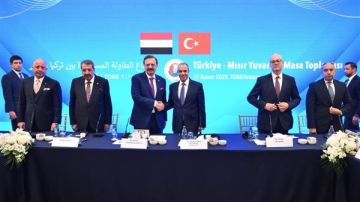 وزير الخارجية يزور مقر اتحاد الغرف والبورصات التركية (TOBB) في أنقرة