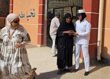 إقبال الناخبين في أسوان على لجان اقتراع انتخابات مجلس النواب