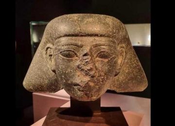 بعد عقد من تهريبه.. هولندا تتعهد بإرجاع تمثال تحتمس الثالث إلى مصر