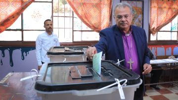 رئيس الطائفة الإنجيلية بمصر يدلي بصوته في انتخابات النواب: المشاركة مسؤولية وطنية تعزز استقرار المجتمع