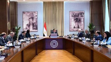 رئيس الوزراء يتابع الموقف المالي للقومية للتأمين وسبل تعظيم إيراداتها وعوائدها الاستثمارية رئيس الوزراء يتابع الموقف المالي للقومية للتأمين وسبل تعظيم إيراداتها وعوائدها الاستثمارية