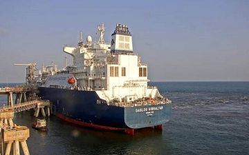 مصر تصدر شحنة جديدة من الغاز الطبيعي المسال إلى اليونان من مجمع إدكو