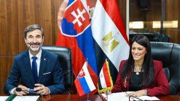 مصر وسلوفاكيا توقعان اتفاق اللجنة المشتركة للتعاون الاقتصادي مصر وسلوفاكيا توقعان اتفاق اللجنة المشتركة للتعاون الاقتصادي