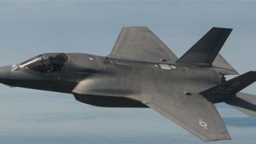 واشنطن تدرس صفقة بيع 48 طائرة إف-35 لـ السعودية واشنطن تدرس صفقة بيع 48 طائرة إف-35 لـ السعودية