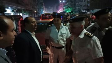 الصور الأولي من حريق مصنع نسيج بالمحلة.. والدفع بـ7 سيارات إطفاء الصور الأولي من حريق مصنع نسيج بالمحلة.. والدفع بـ7 سيارات إطفاء