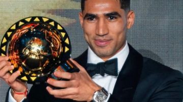 بن شرقي يهنئ أشرف حكيمي بجائزة الأفضل في أفريقيا