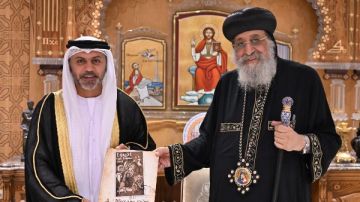 سفير الإمارات يلتقي البابا تواضروس: العلاقات بين البلدين تمثل نموذجا للعلاقات الراسخة سفير الإمارات يلتقي البابا تواضروس: العلاقات بين البلدين تمثل نموذجا للعلاقات الراسخة