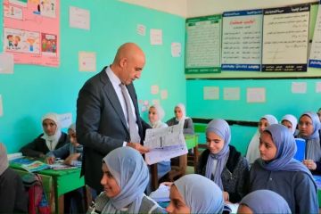 وزير التعليم يفاجئ مدارس كفرالشيخ بزيارة غير معلنة.. ويجري نقاشا مع الطلاب حول المناهج الدراسية المطورة وزير التعليم يفاجئ مدارس كفرالشيخ بزيارة غير معلنة.. ويجري نقاشا مع الطلاب حول المناهج الدراسية المطورة