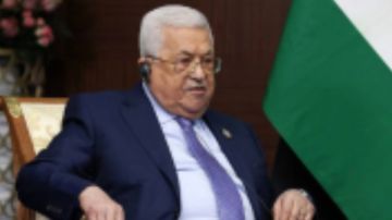 أبو مازن: مخطط التهجير أفشلته مصر والأردن والرئيس السيسي معنا قلبا وقالبا أبو مازن: مخطط التهجير أفشلته مصر والأردن والرئيس السيسي معنا قلبا وقالبا