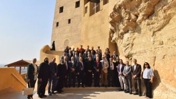 رئيس الطائفة الإنجيلية يشيد بجهود محافظ أسيوط في تطوير مسار العائلة المقدسة رئيس الطائفة الإنجيلية يشيد بجهود محافظ أسيوط في تطوير مسار العائلة المقدسة