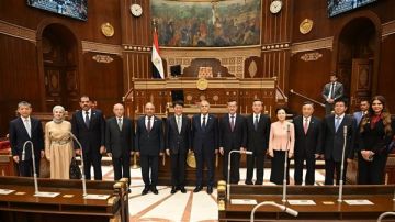 رئيس مجلس الشيوخ يشيد بمساهمات الشركات الصينية في دفع عجلة الاقتصاد المصري