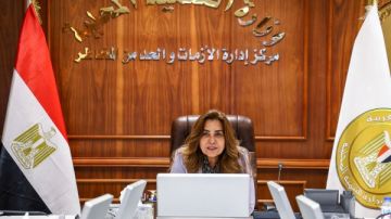 وزيرة التنمية المحلية تتابع عبر الفيديو كونفرانس مع المحافظين سير العملية الانتخابية لمجلس النواب في اليوم الثاني