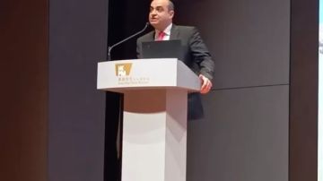 أمين الأعلى للآثار يلقي محاضرة عن الآثار المصرية بمتحف قصر هونج كونج