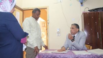 إحالة قيادات وموجهين للتحقيق الفوري لمخالفات جسيمة في رصد درجات الطلاب وغيابهم بالجيزة إحالة قيادات وموجهين للتحقيق الفوري لمخالفات جسيمة في رصد درجات الطلاب وغيابهم بالجيزة