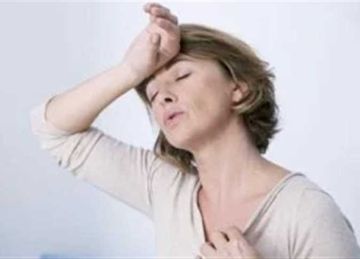 سبانخ وبرتقال.. أطعمة مهم تناول في فترة ما قبل انقطاع الطمث سبانخ وبرتقال.. أطعمة مهم تناول في فترة ما قبل انقطاع الطمث