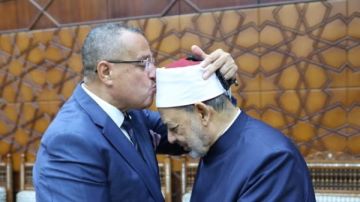 شيخ الأزهر يستقبل محافظ جنوب سيناء لبحث دعم مبادرات بيت الزكاة والصدقات
