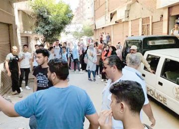  عامل يطعن زوجته ورضيعه حتى الموت ويدعى شكه فى سلوكها بـ المنوفية 