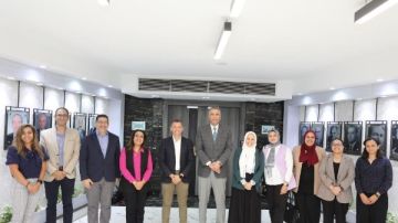 محافظ أسوان يستعرض نتائج مشروع تطوير البنية التحتية فى المناطق الحضرية