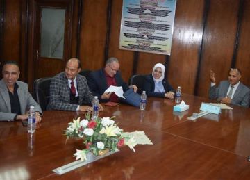 مدير التأمين الشامل بالأقصر تزور طب قنا لبحث خطوات اعتماد مستشفيات الجامعة