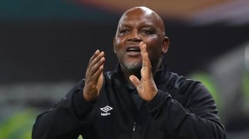 مفاجأة.. هل يتولى بيتسو موسيماني تدريب الزمالك خلفا لفيريرا؟