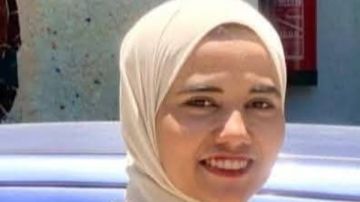 وفاة طالبة بكلية الفنون الجميلة بجامعة الأقصر وحزن واسع بين أصدقائها وفاة طالبة بكلية الفنون الجميلة بجامعة الأقصر وحزن واسع بين أصدقائها