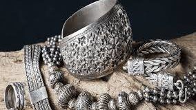 سعر الفضة يسجل أعلى مستوياته على الإطلاق متجاوزا ذروة أكتوبر