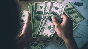 عاجل 3 مليارات دولار تدفقات استثمارية.. ما مصير الدولار مقابل الجنيه؟