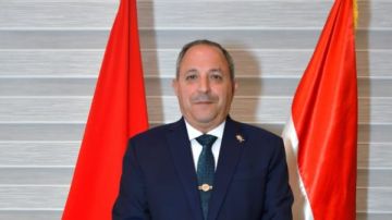 محافظ بورسعيد يشيد بجهود الأجهزة القضائية والتنفيذية والأمنية في الانتخابات محافظ بورسعيد يشيد بجهود الأجهزة القضائية والتنفيذية والأمنية في الانتخابات