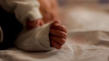 بيع الأطـفال يعرض لعقوبة السجن المشدد طبقا للقانون