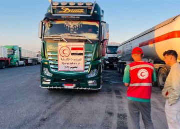 قافلة زاد العزة الـ65.. الهلال الأحمر يدفع بـ8 آلاف طن مساعدات غذائية وإغاثية إلى غزة