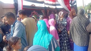 إقبال كبير من سيدات العياط على لجان الاقتراع.. صور