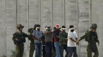 الاحتلال يفرج عن أربعة أسرى فلسطينيين من قطاع غزة