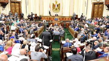 القانون يحظر حصول النواب على تسهيلات مالية وقروض إلا بشروط القانون يحظر حصول النواب على تسهيلات مالية وقروض إلا بشروط