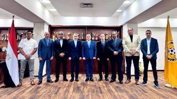 جلسة ودية بين محافظ الإسماعيلية وأعضاء لجنة إنقاذ الدراويش جلسة ودية بين محافظ الإسماعيلية وأعضاء لجنة إنقاذ الدراويش